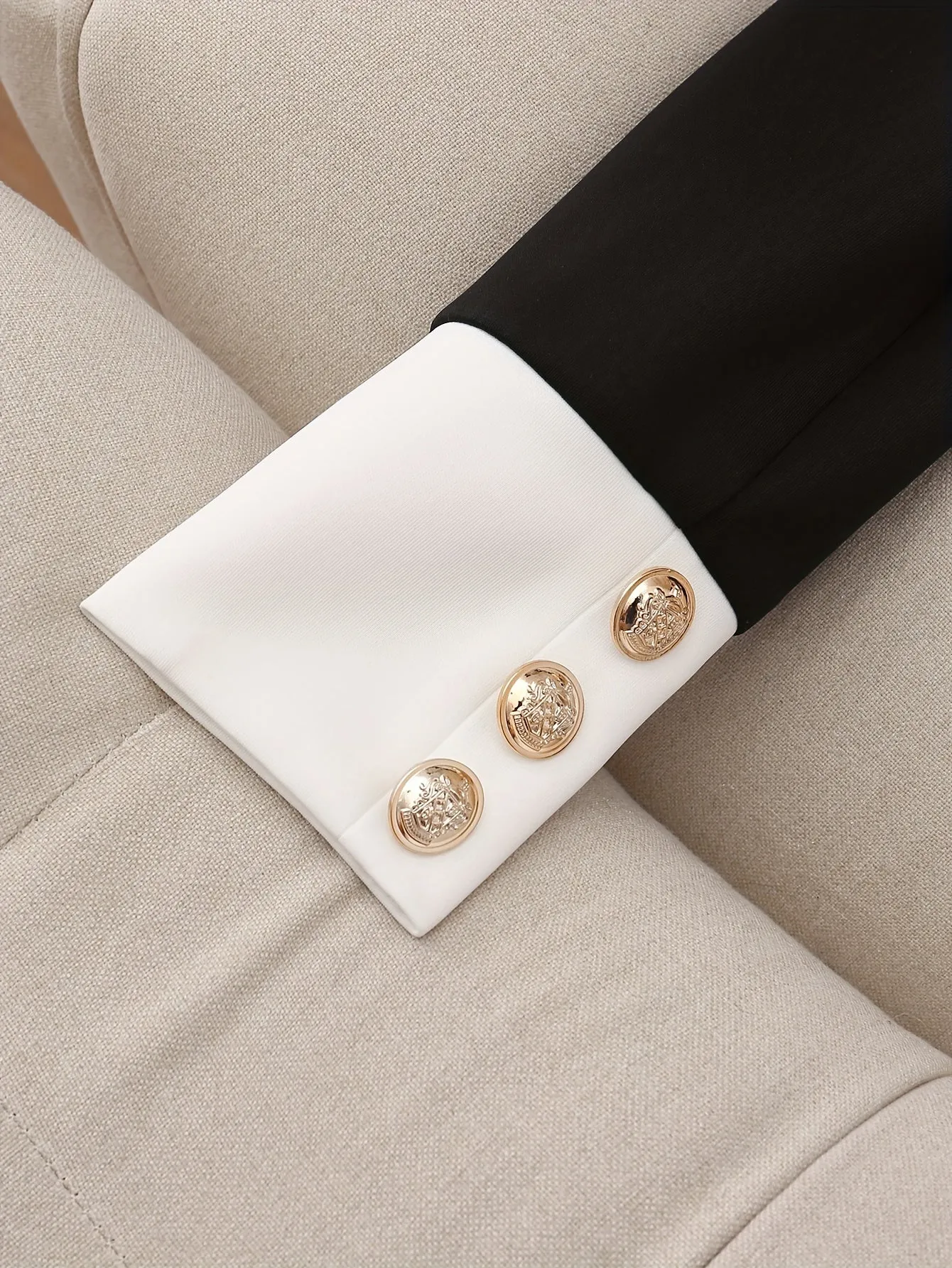 Ailigou 2022 New Aummer 2 Piece Suit Patchwork Black White O-Neck Long Sleeve Pocket Button Button Mini Hip Skirt Female Set