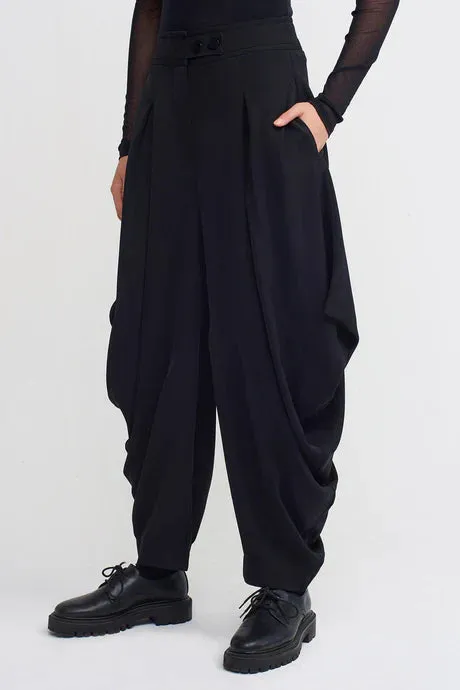 Nu Solid-Toned Asymmetrical Trousers Black