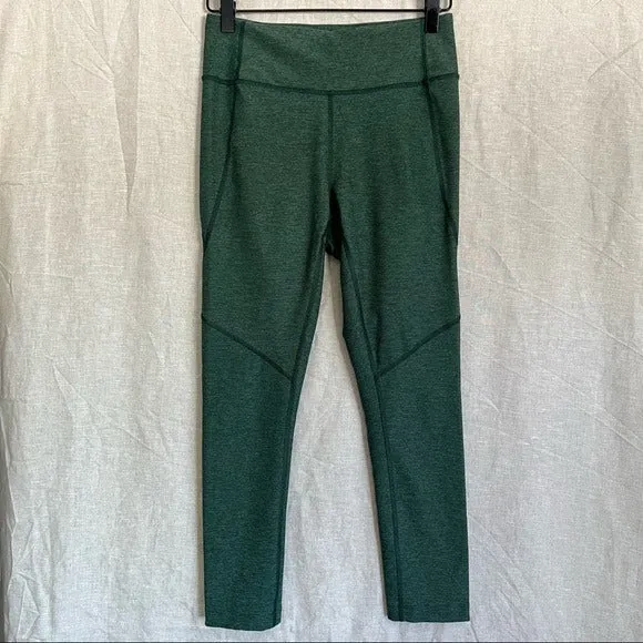 Outdoor Voices 3/4 Warm-up Cropped Leggings in Hunter Green